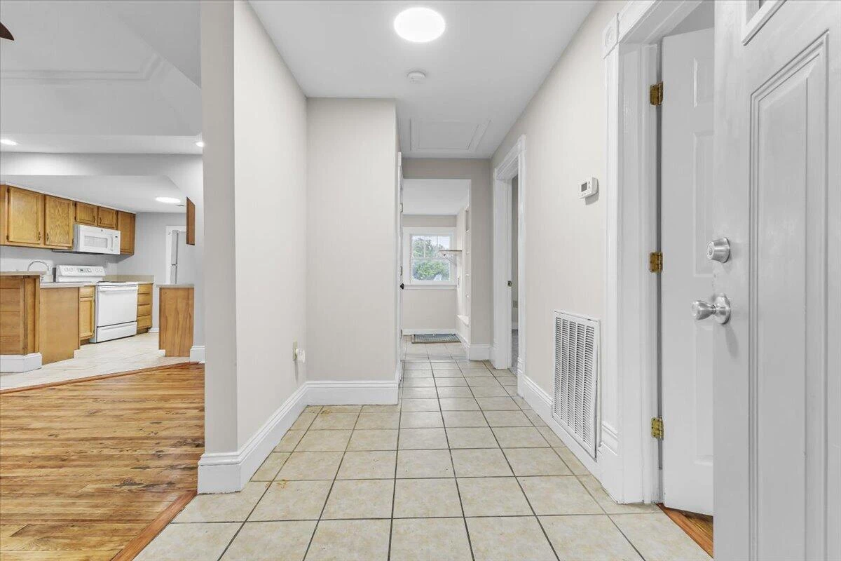 1225 Stewart AVE SE - Photo 9