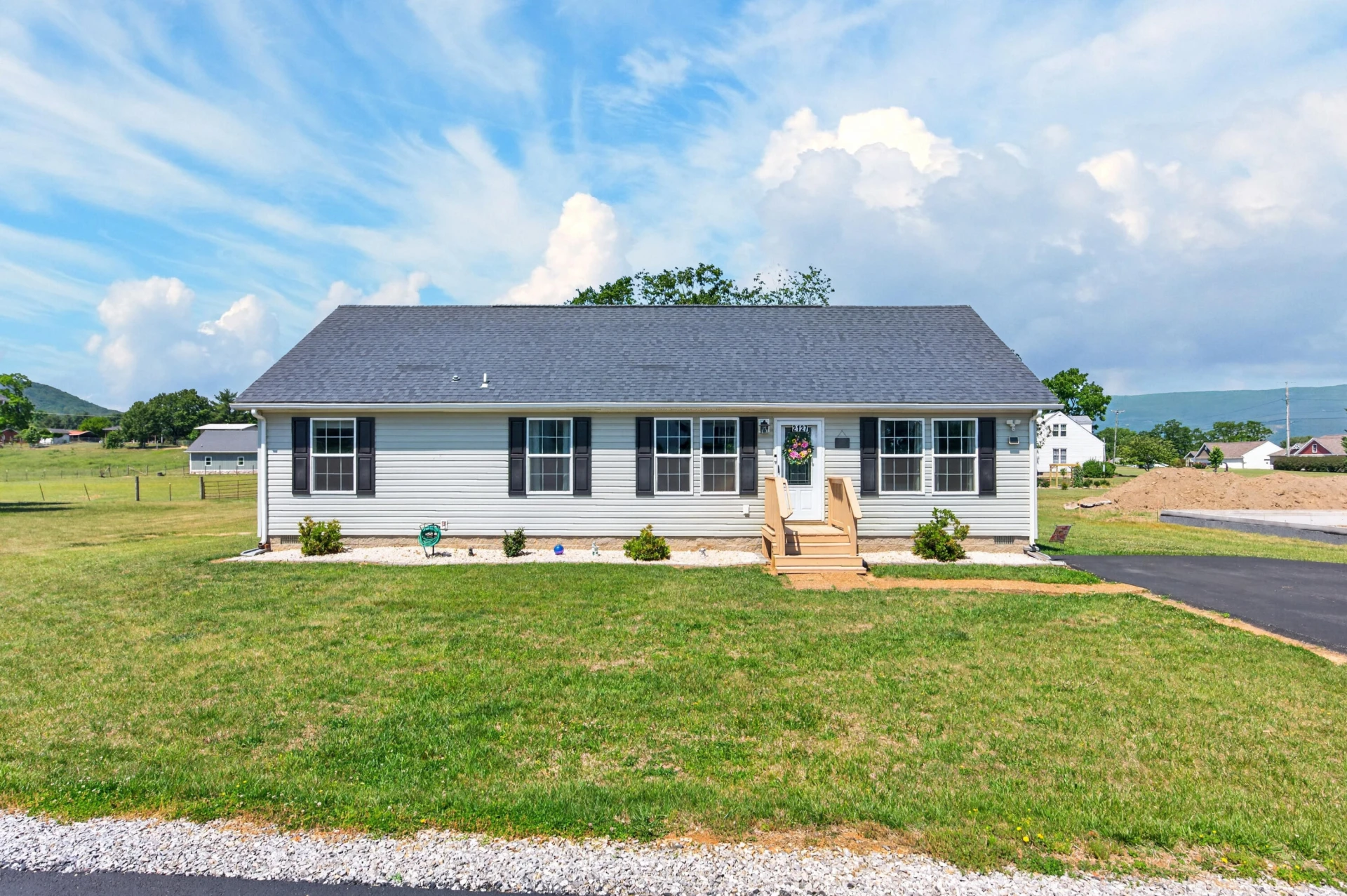 2127 Tara LN - Photo 3