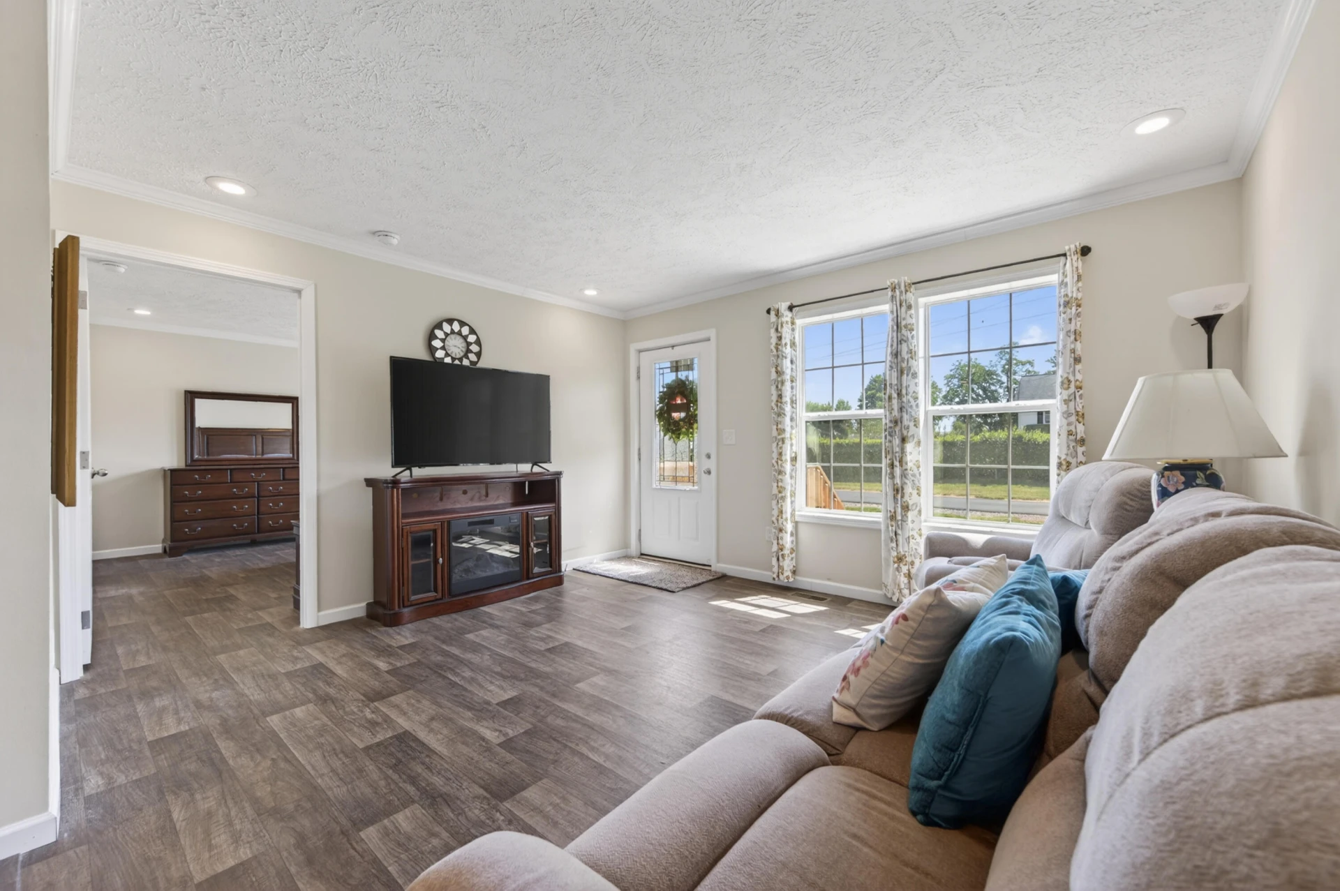 2127 Tara LN - Photo 7