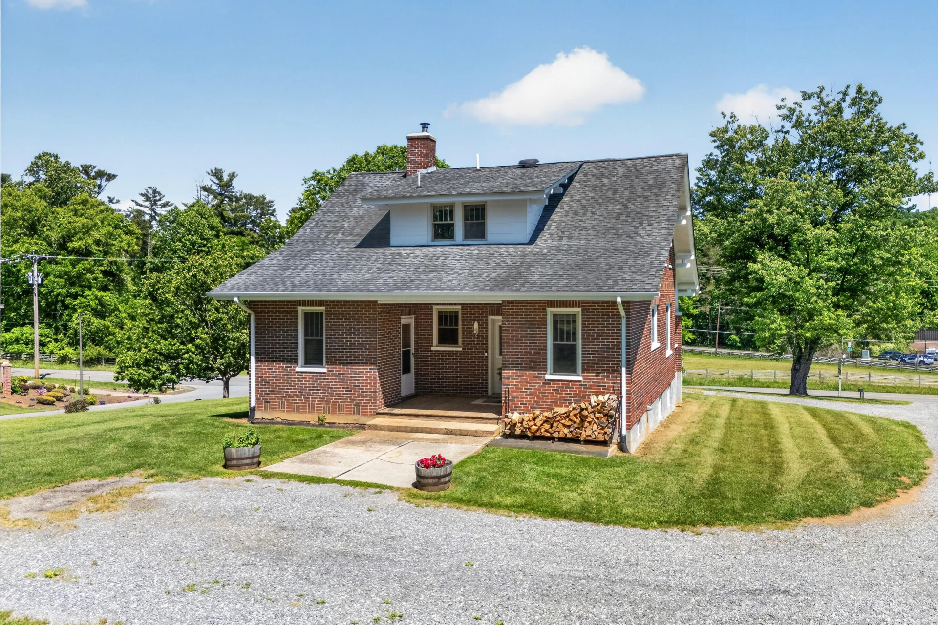 132 Christiansburg NE - Photo 38