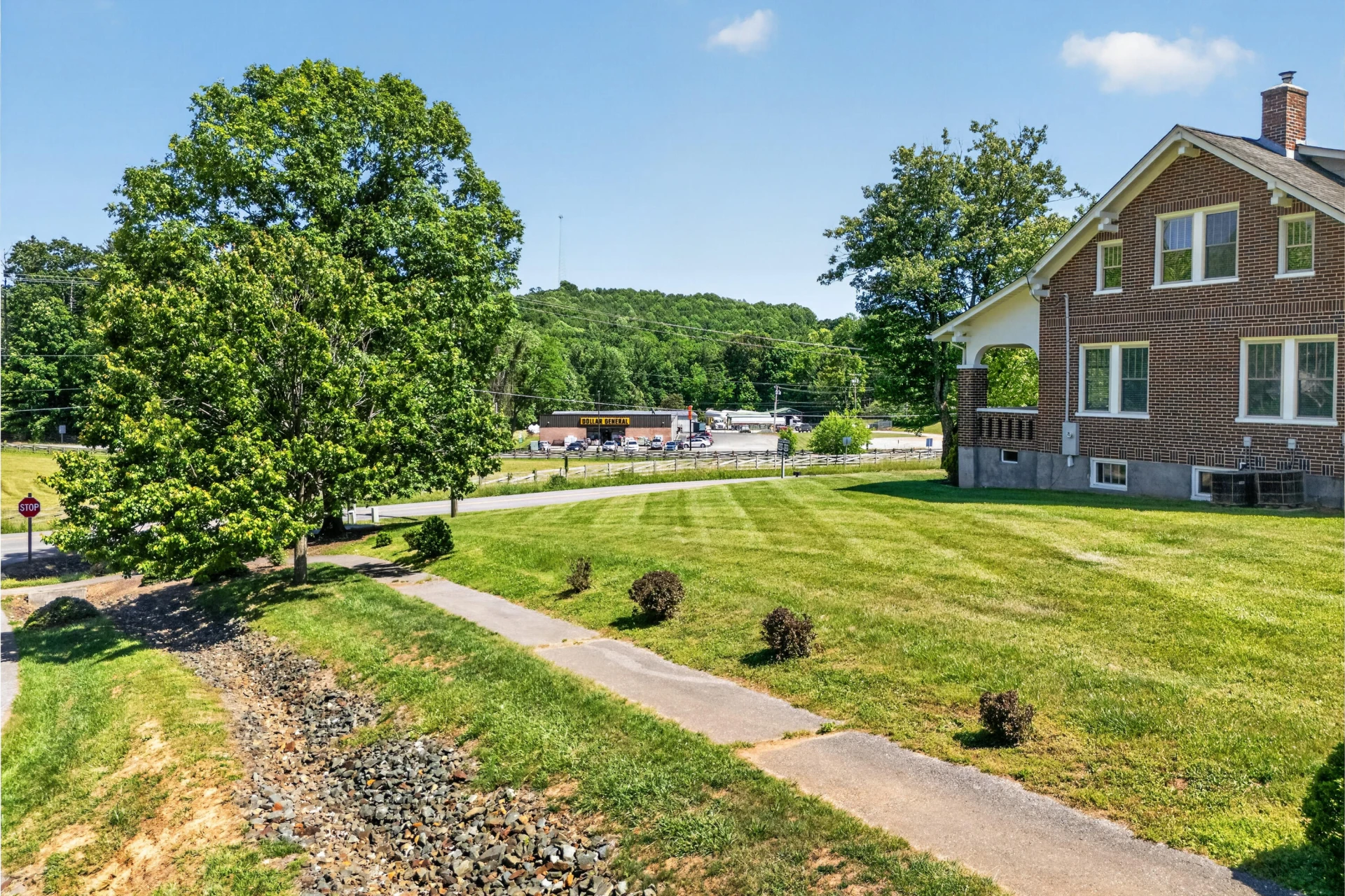 132 Christiansburg NE - Photo 44