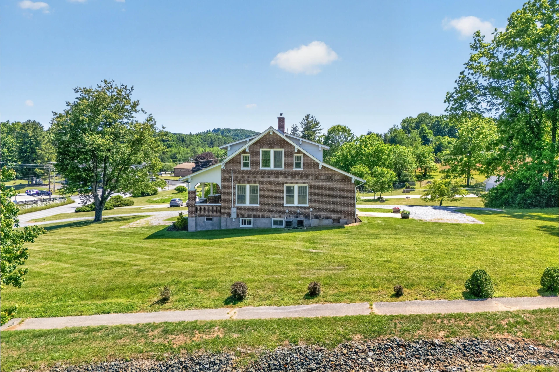 132 Christiansburg NE - Photo 45