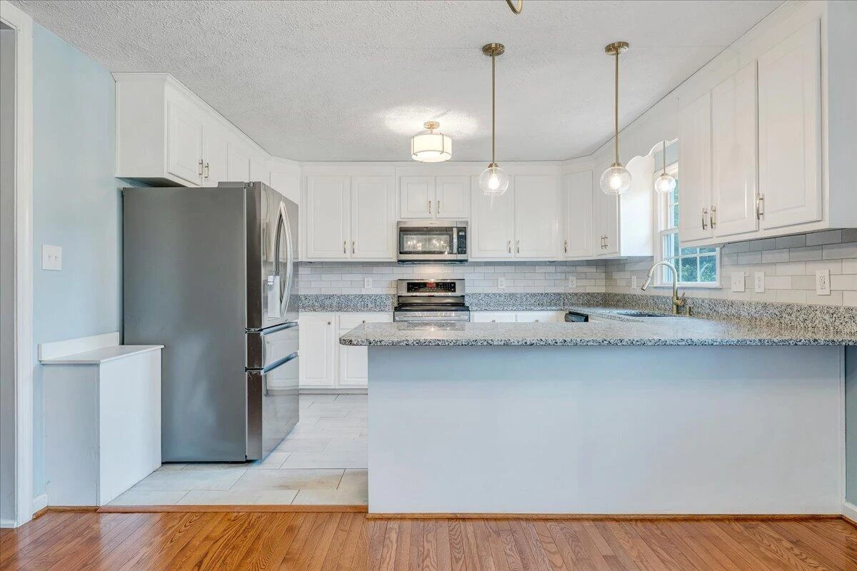 120 Upland DR - Photo 11