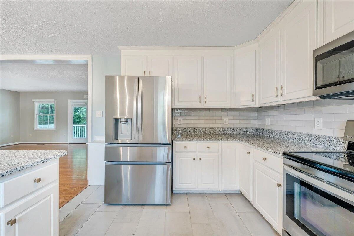 120 Upland DR - Photo 16