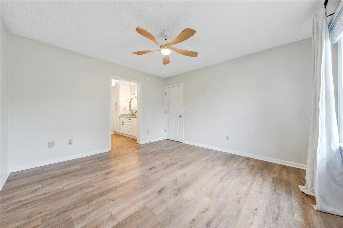 120 Upland DR - Photo 21