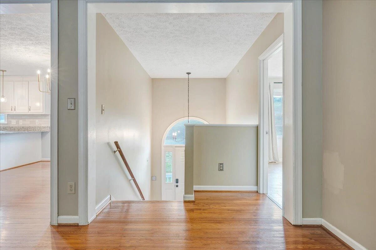120 Upland DR - Photo 3