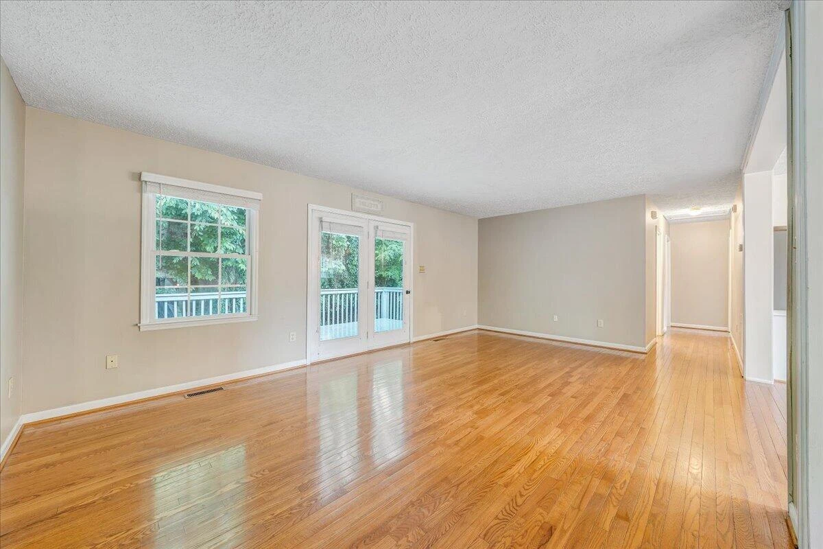120 Upland DR - Photo 4
