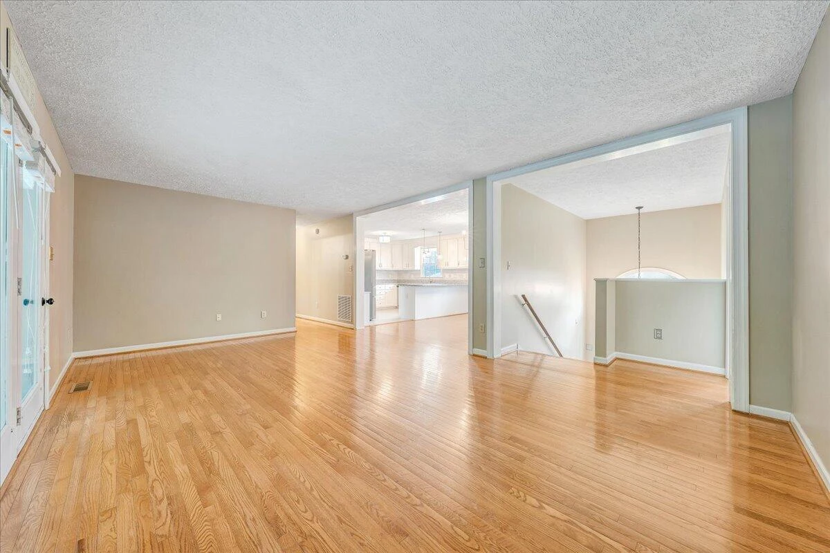 120 Upland DR - Photo 5