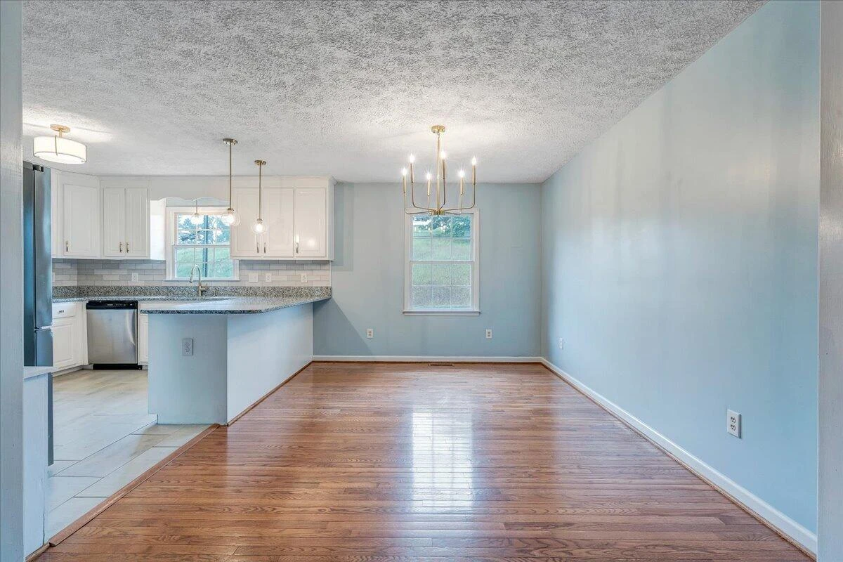 120 Upland DR - Photo 8