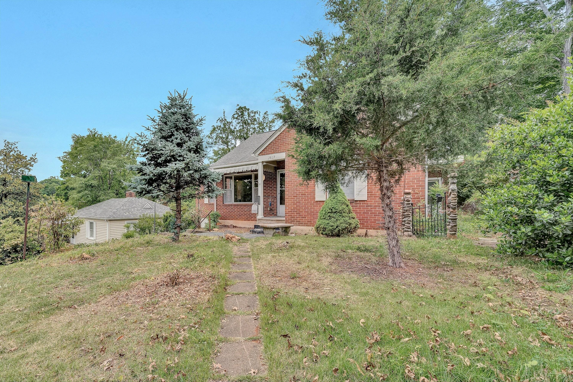1917 Langdon RD SW - Photo 2