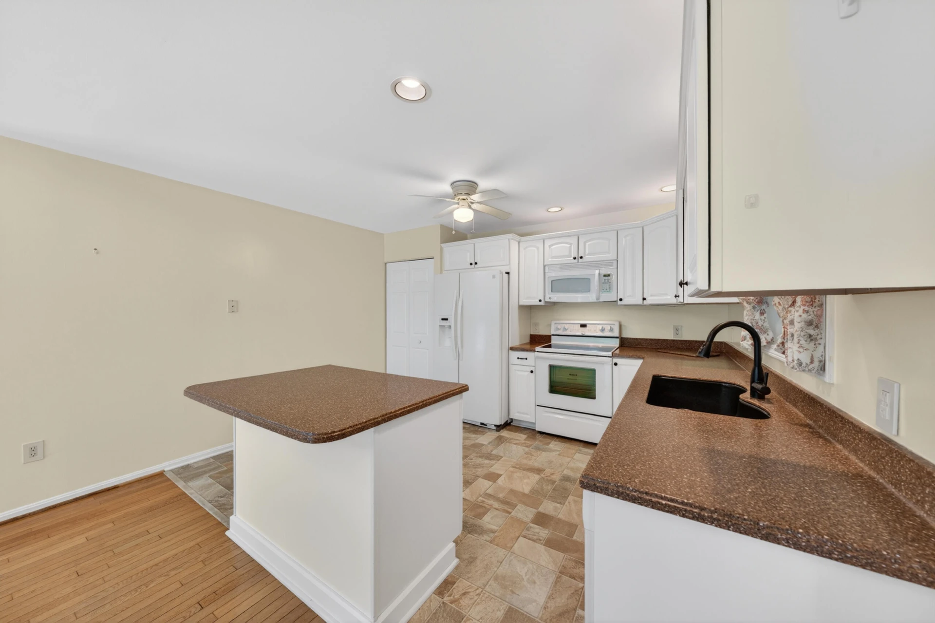 107 Creeden DR - Photo 13