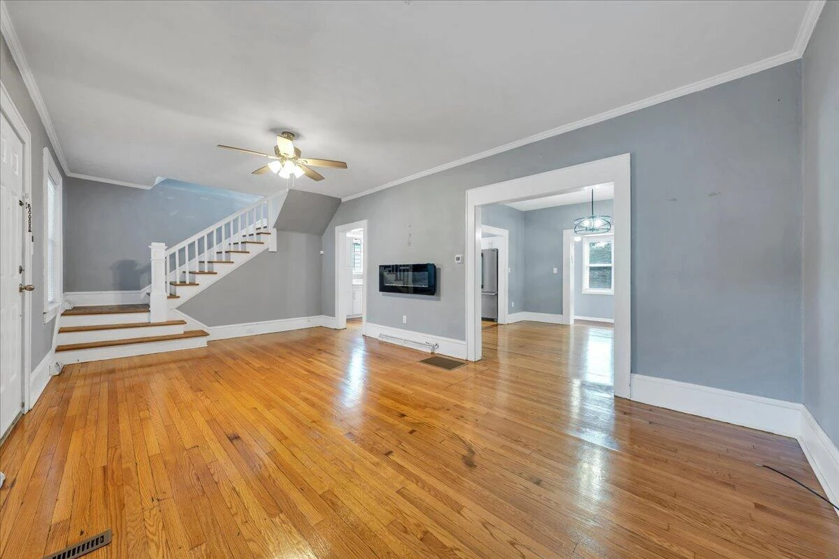 1029 15Th ST SE - Photo 3