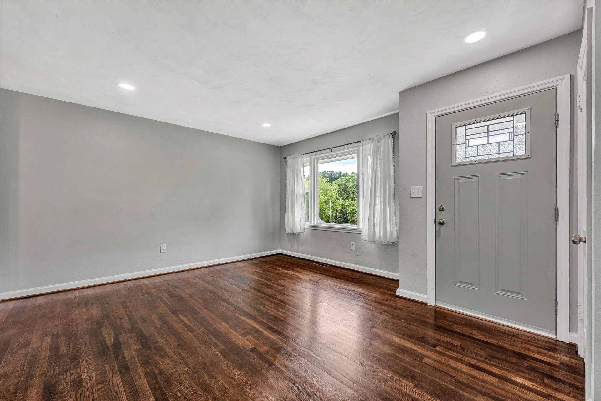 1214 Hamilton AVE SW - Photo 3