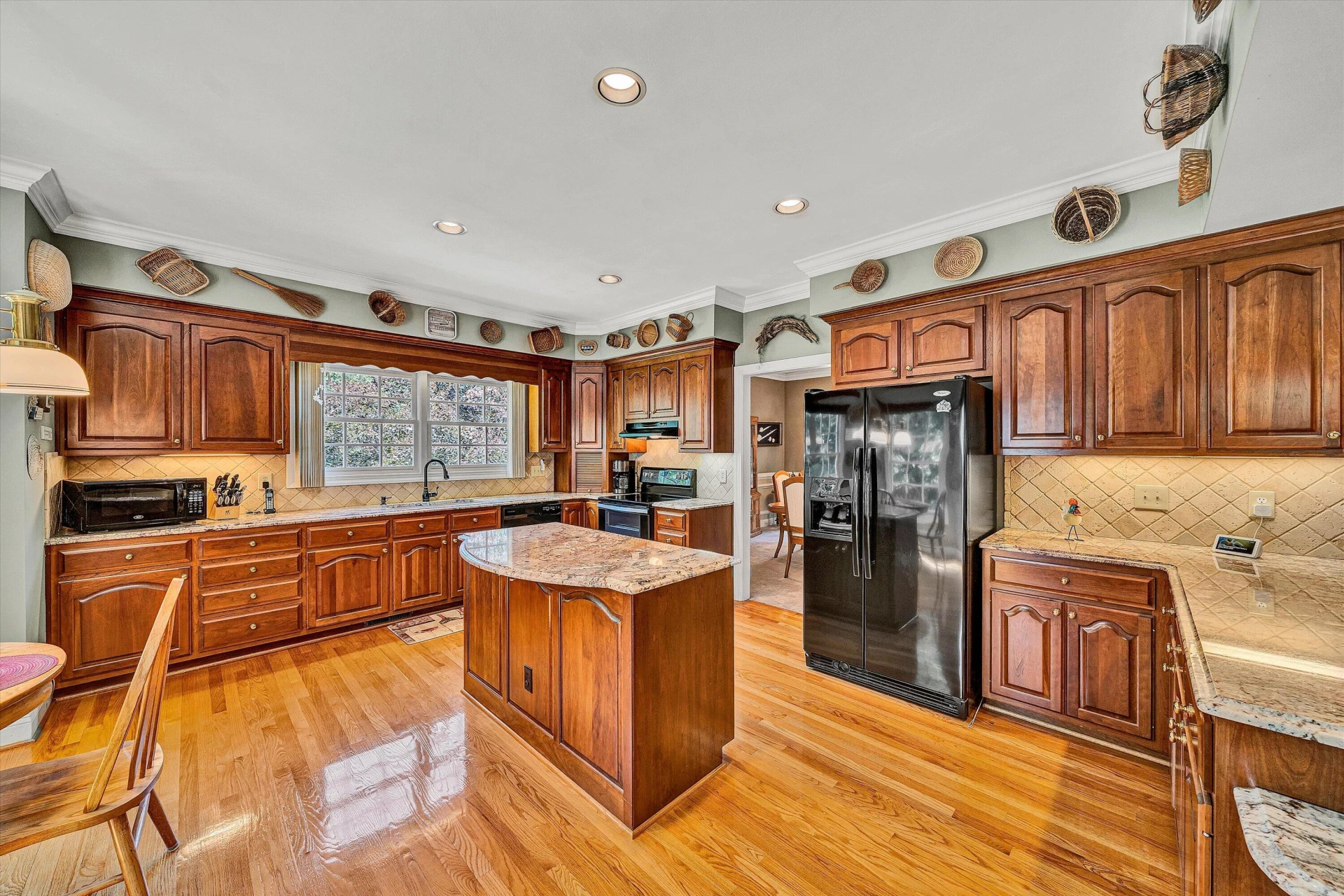 8281 Cardington DR - Photo 4