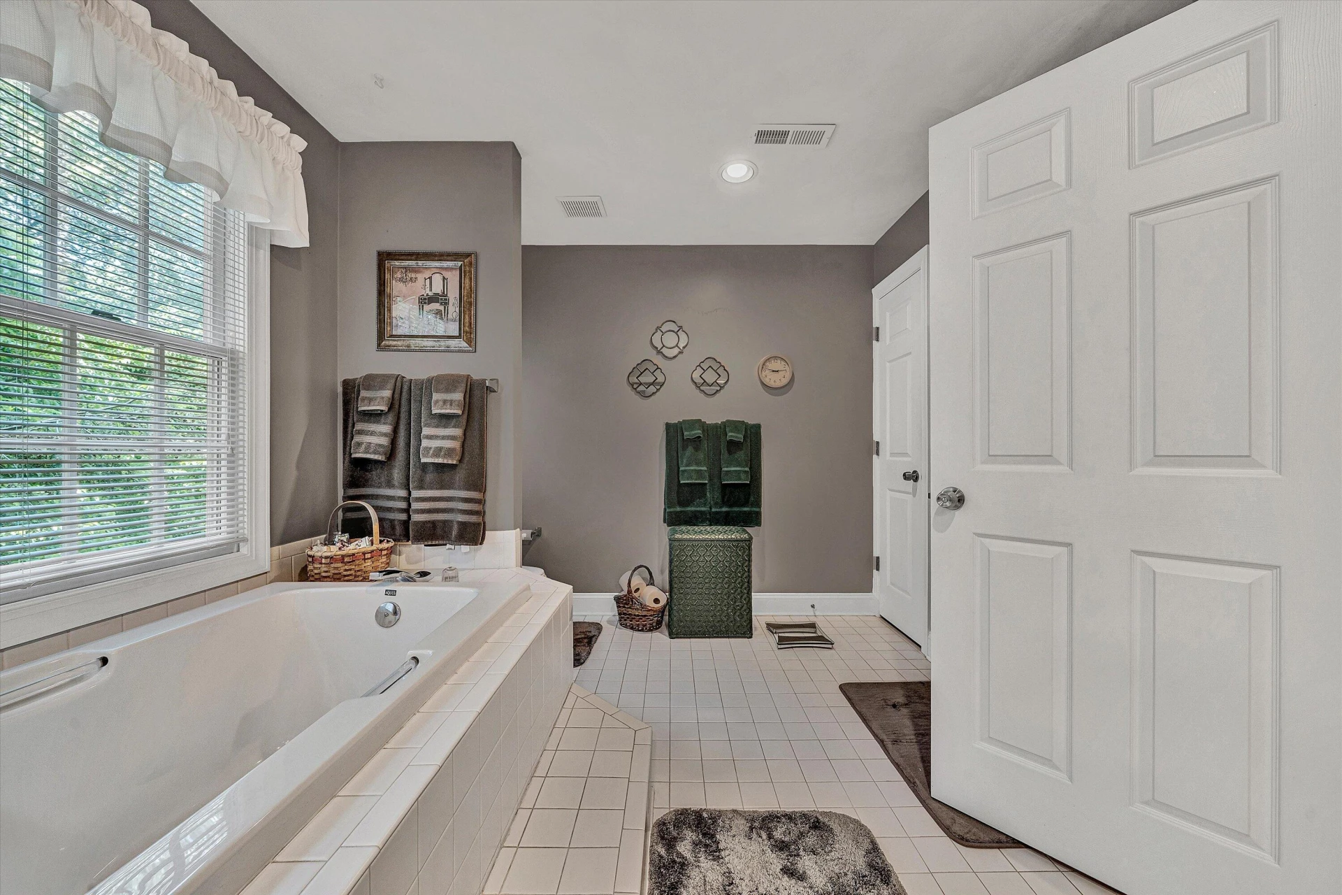8281 Cardington DR - Photo 31