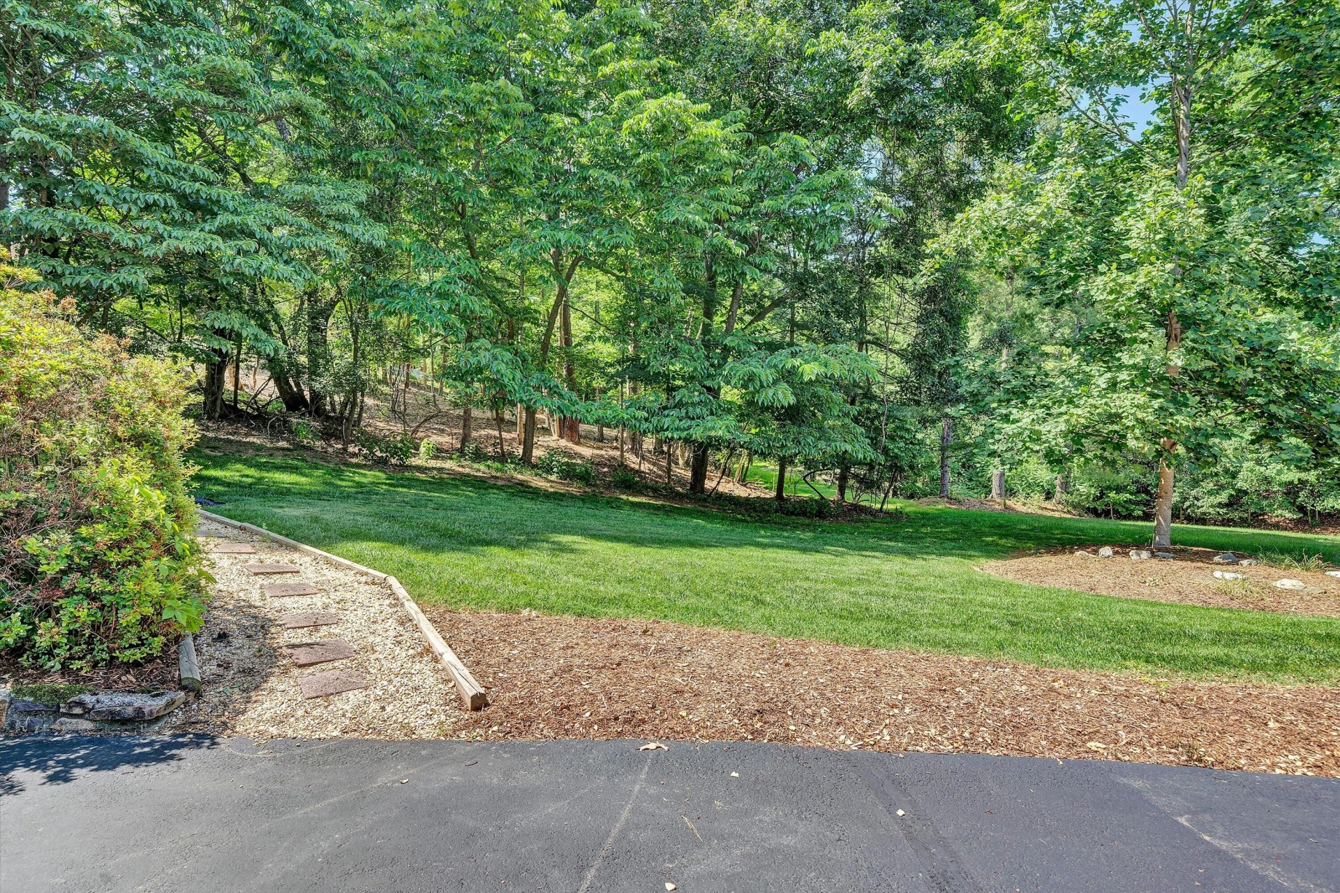 8281 Cardington DR - Photo 46