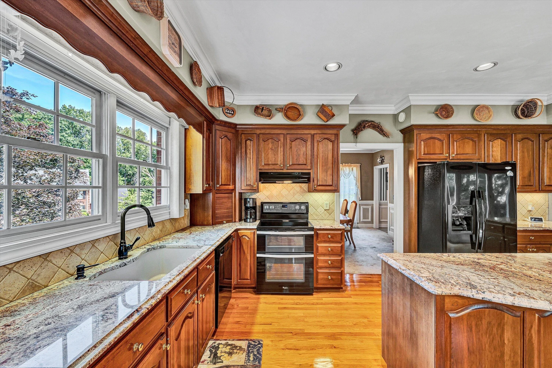 8281 Cardington DR - Photo 6