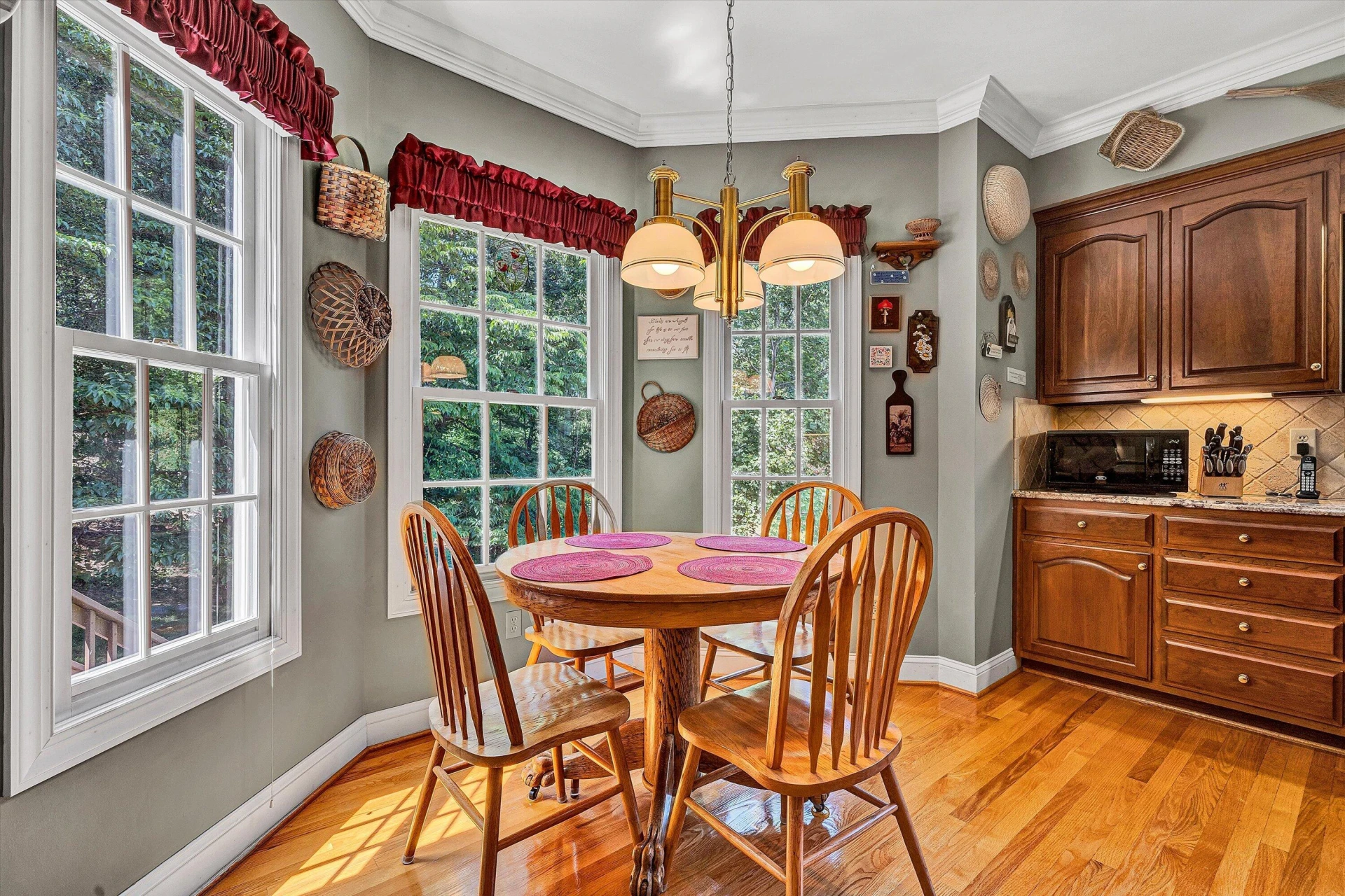 8281 Cardington DR - Photo 9