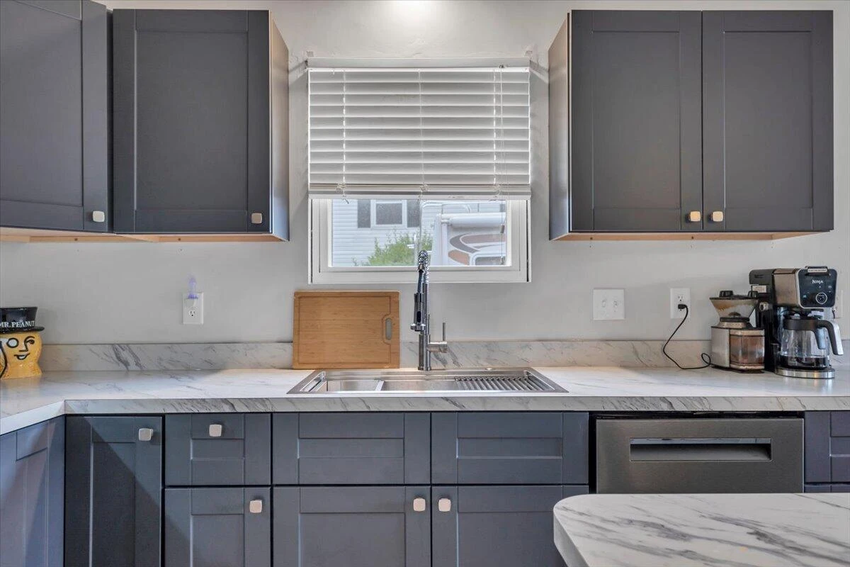 1526 Blanton AVE SE - Photo 10