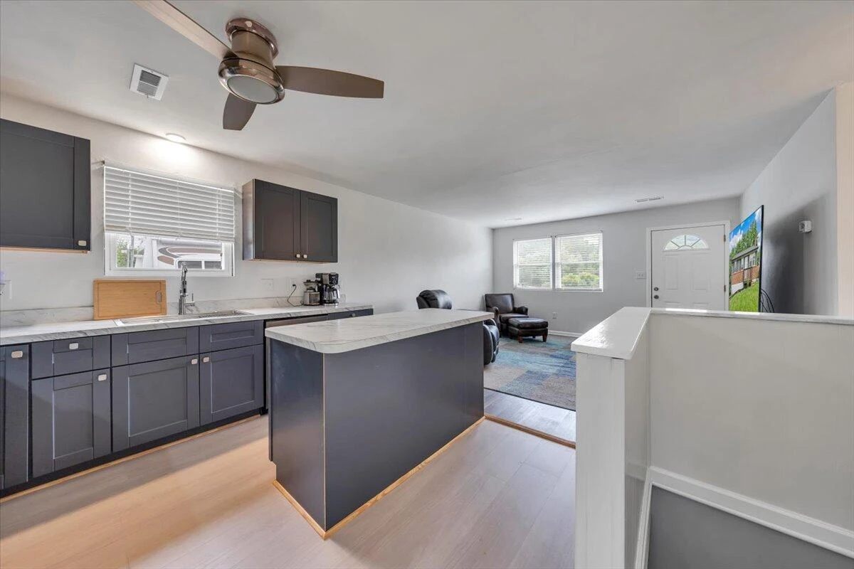 1526 Blanton AVE SE - Photo 11