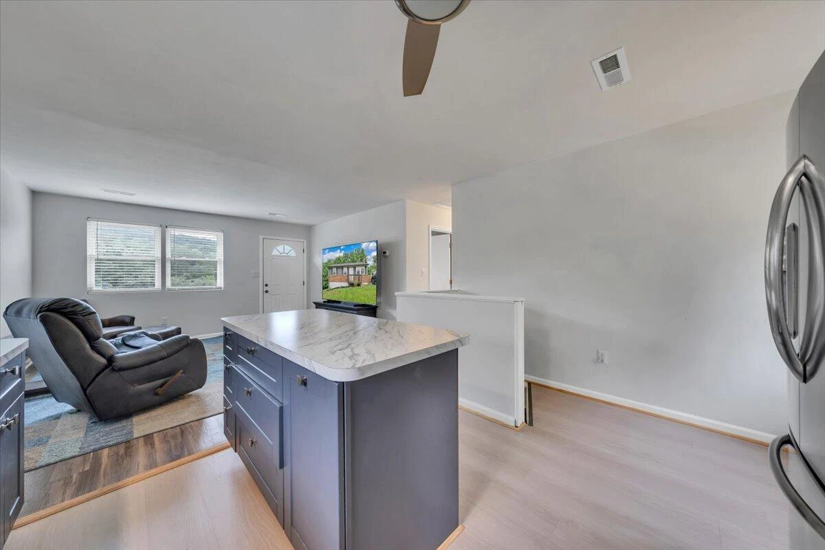 1526 Blanton AVE SE - Photo 12