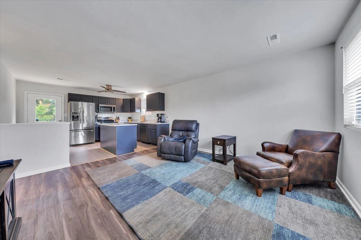 1526 Blanton AVE SE - Photo 5