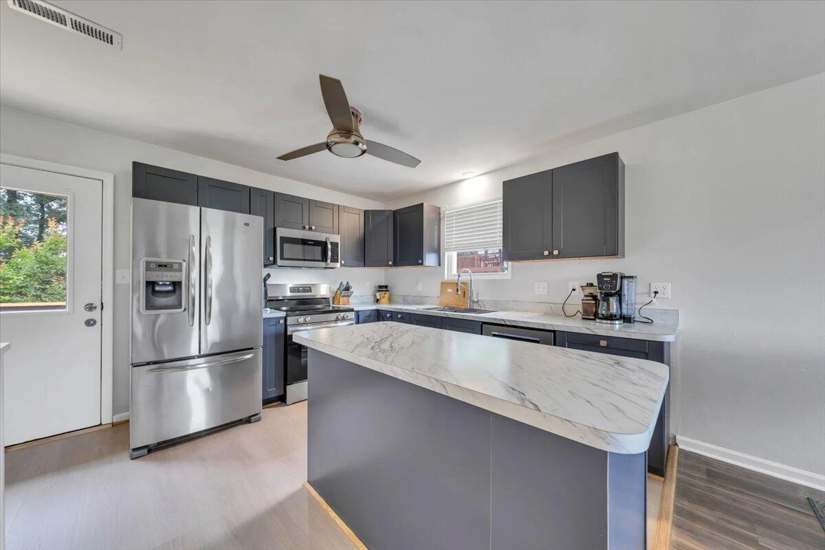 1526 Blanton AVE SE - Photo 8
