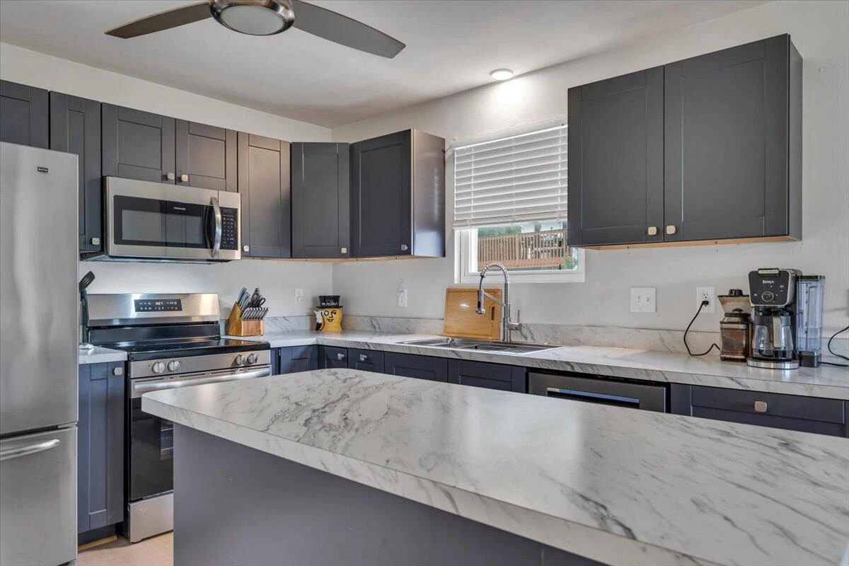 1526 Blanton AVE SE - Photo 9