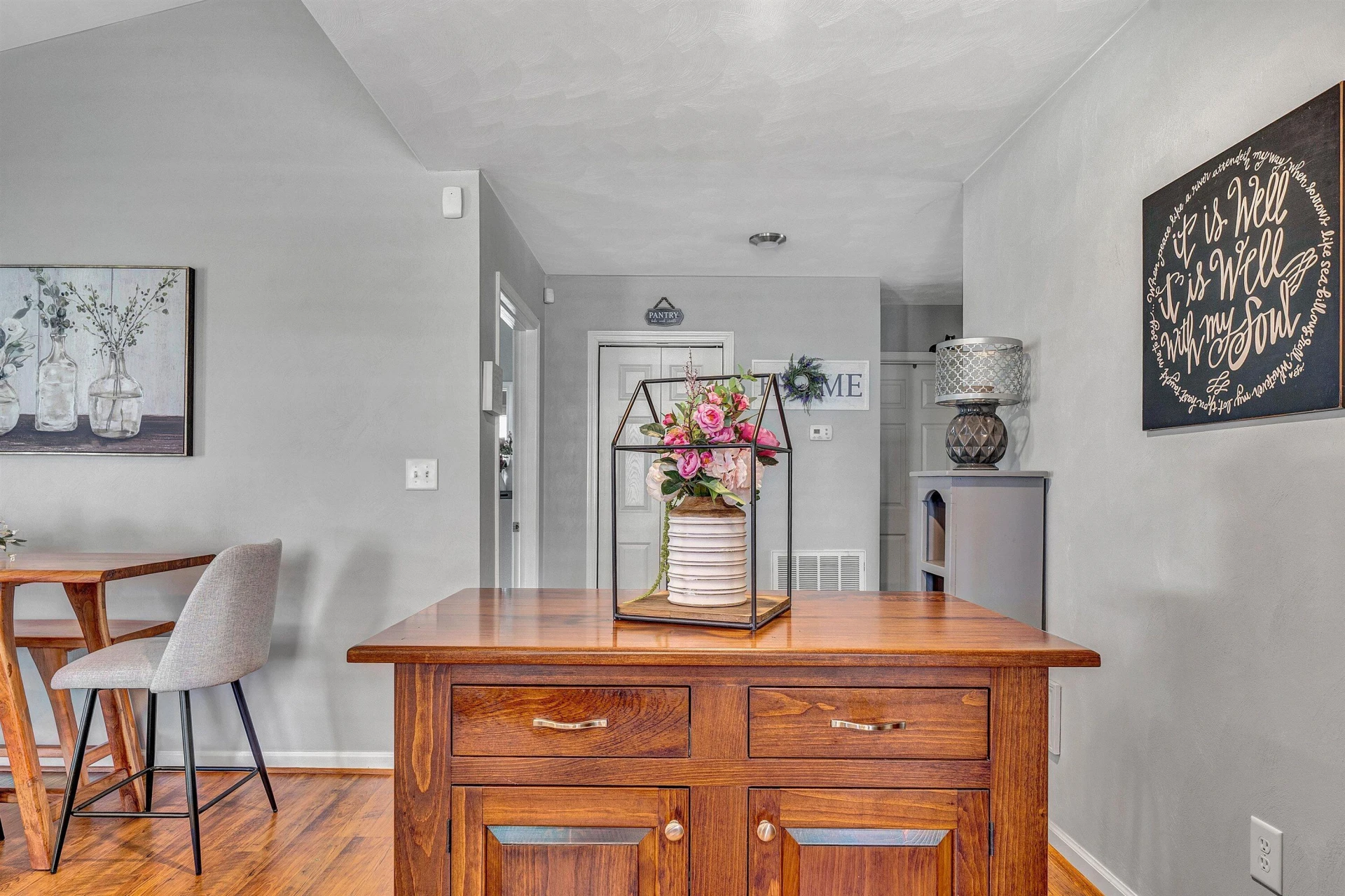 2605 Queens WAY - Photo 10