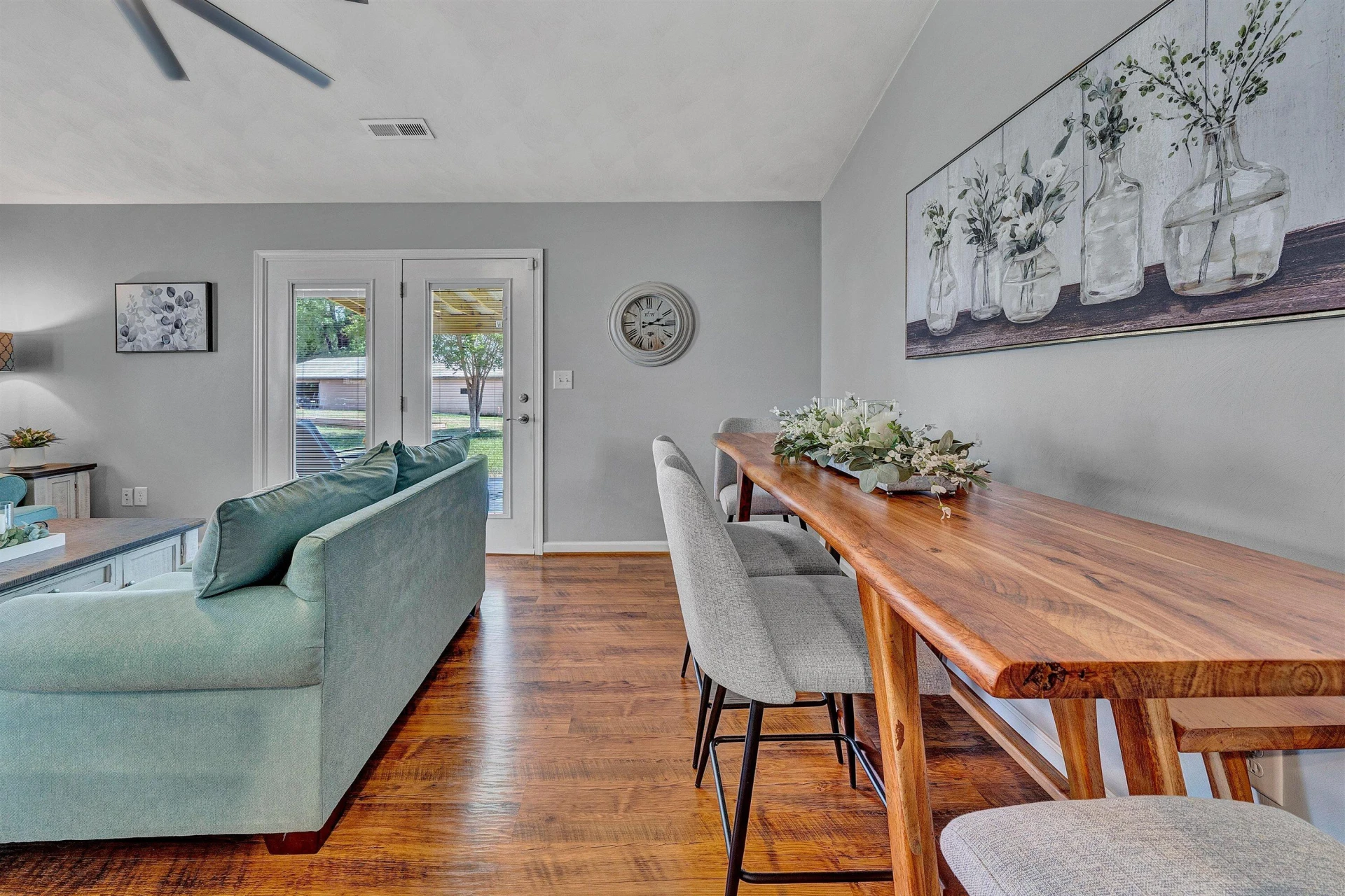 2605 Queens WAY - Photo 14