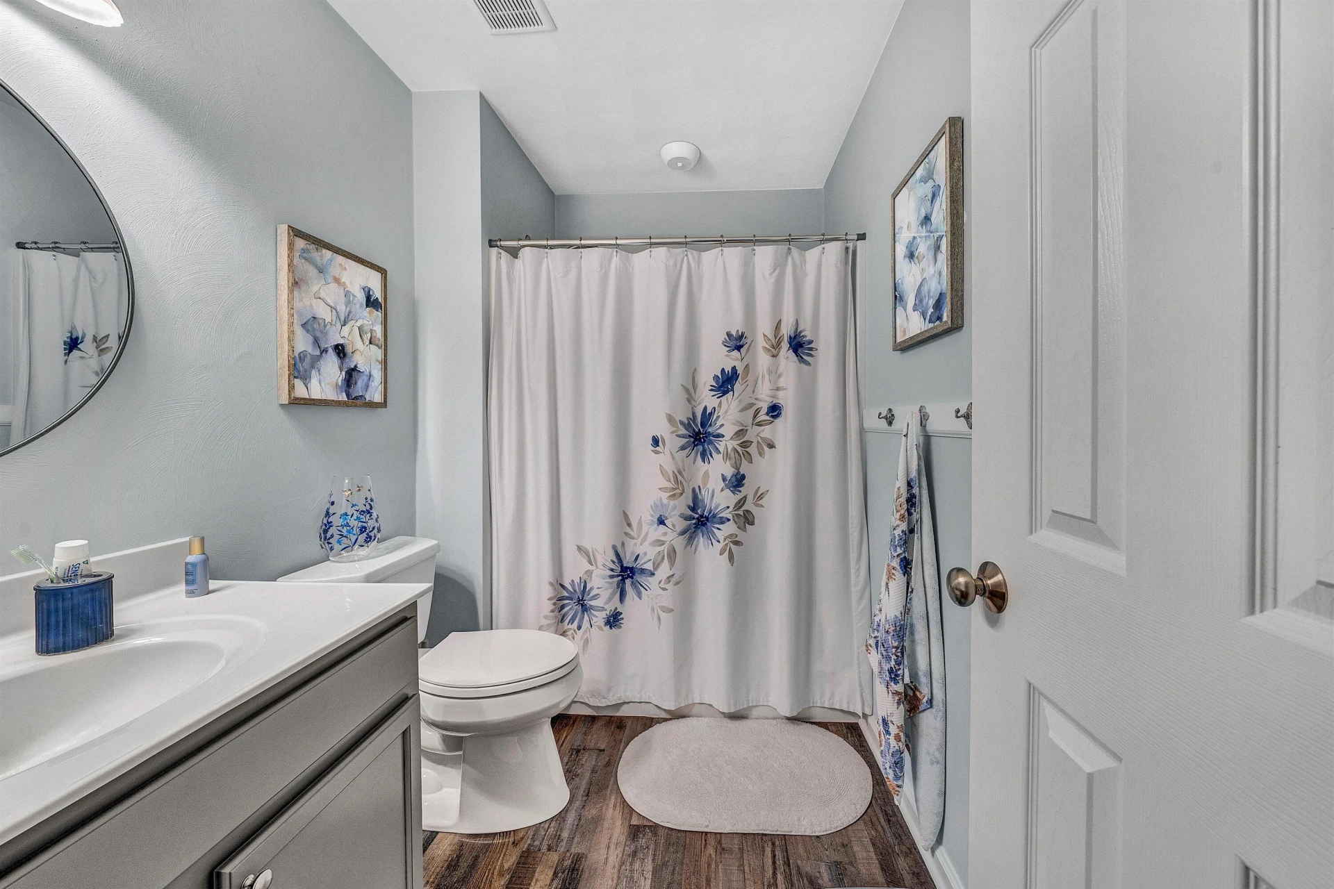 2605 Queens WAY - Photo 18