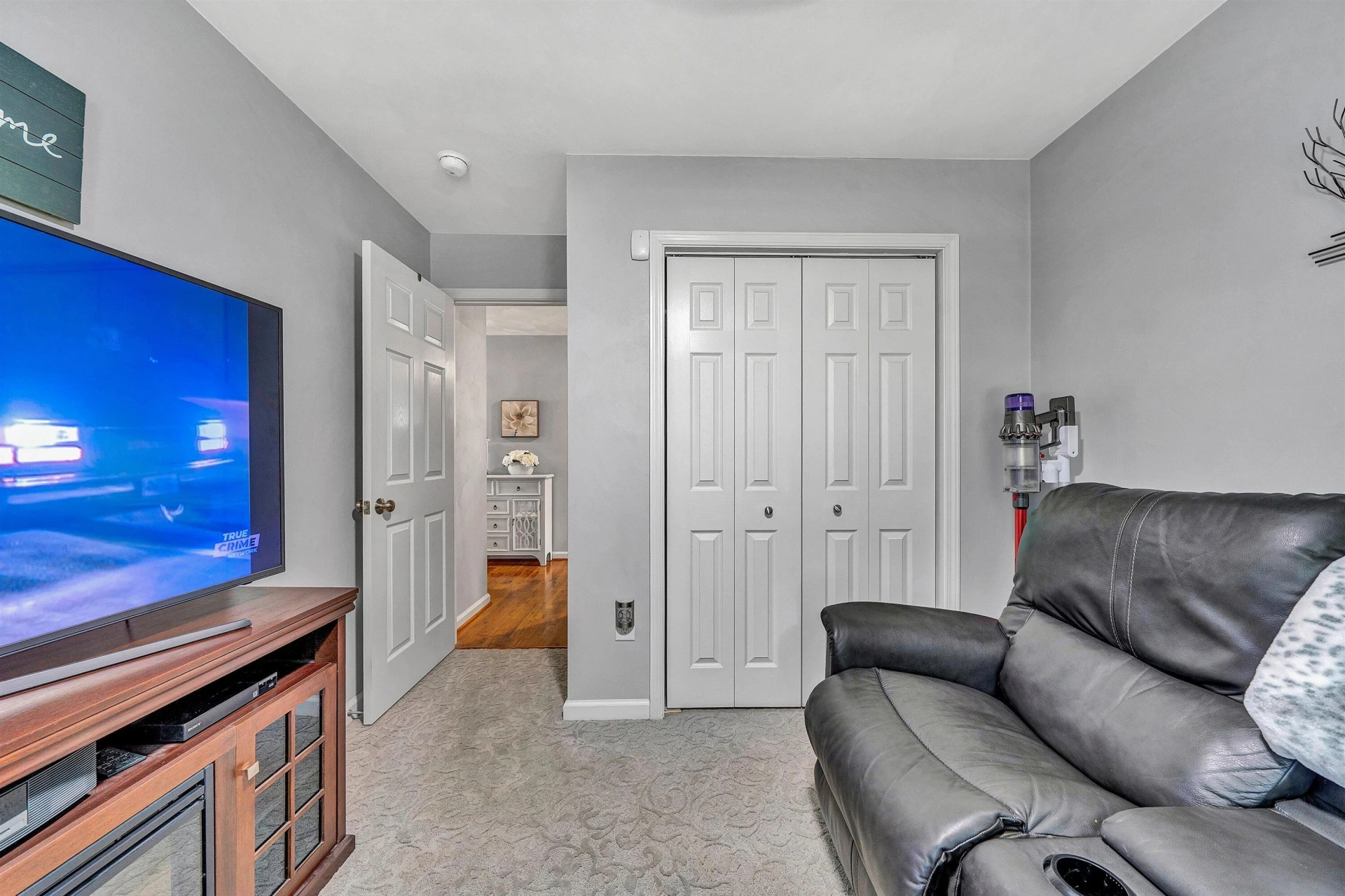 2605 Queens WAY - Photo 21