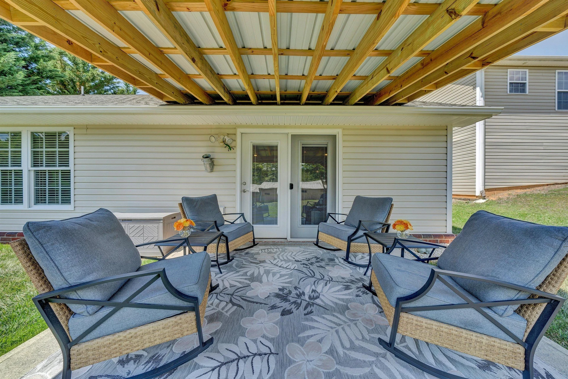 2605 Queens WAY - Photo 28