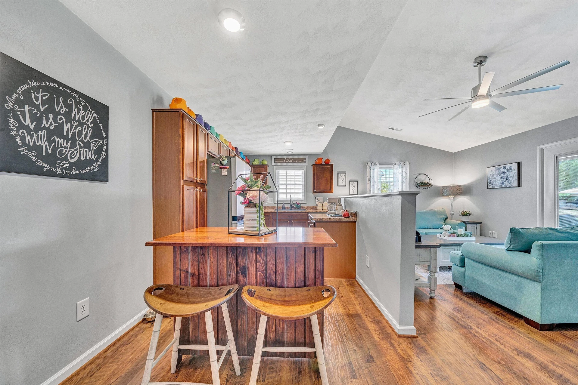 2605 Queens WAY - Photo 4