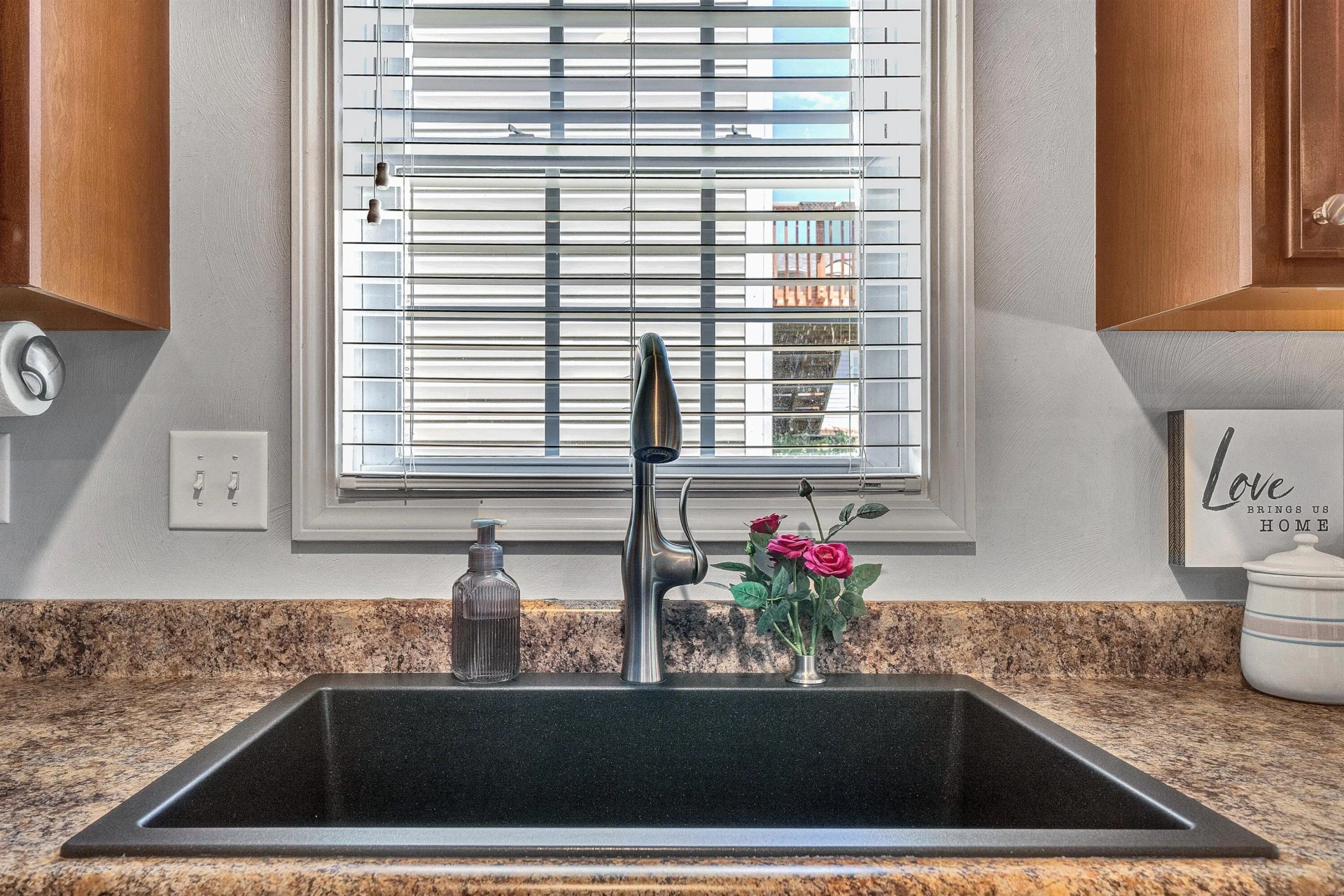 2605 Queens WAY - Photo 8
