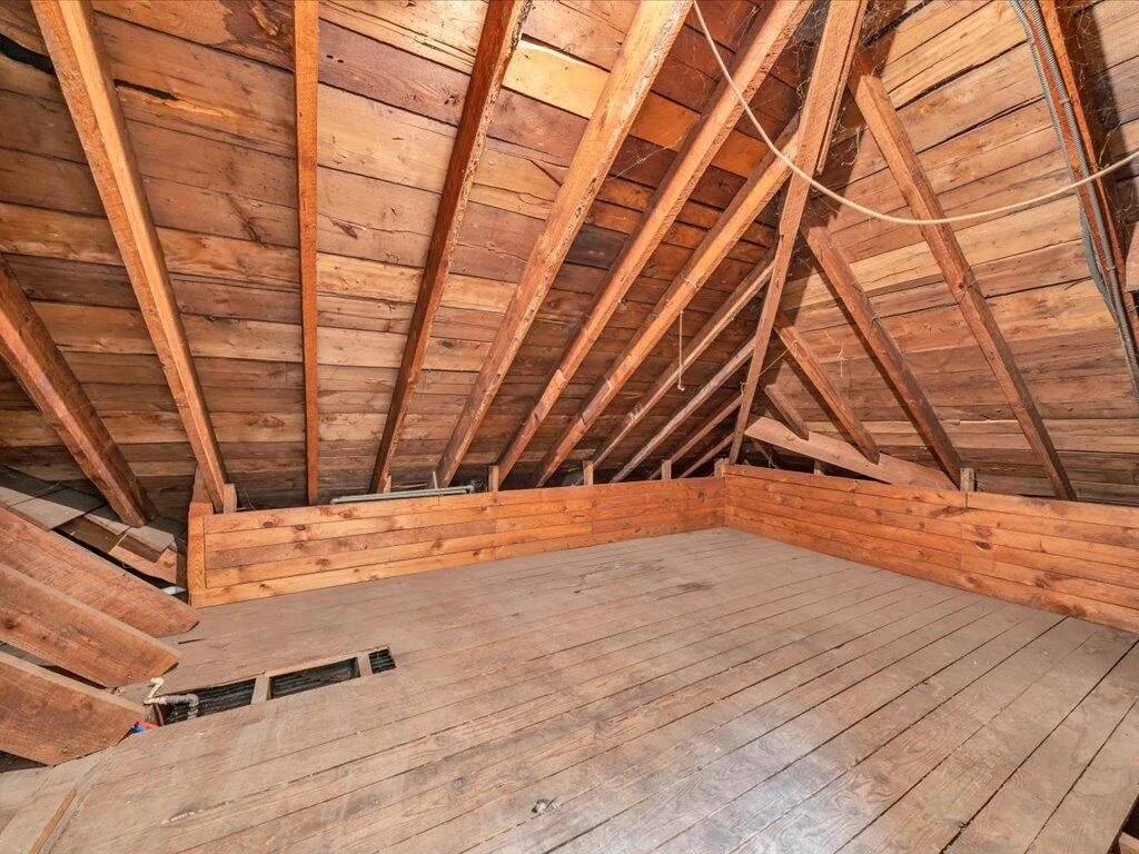 617 E Church ST E - Photo 38