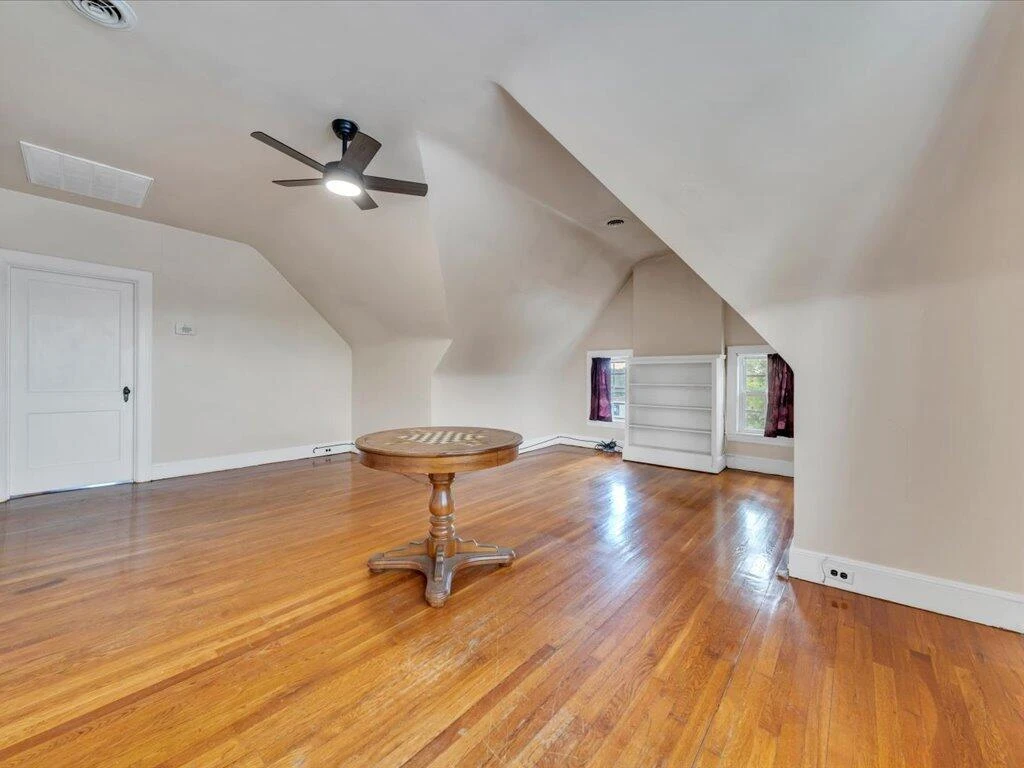 617 E Church ST E - Photo 47