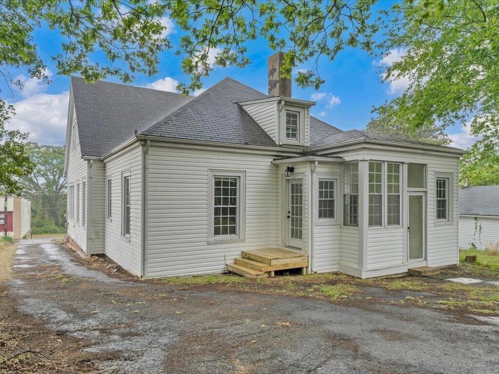617 E Church ST E - Photo 54