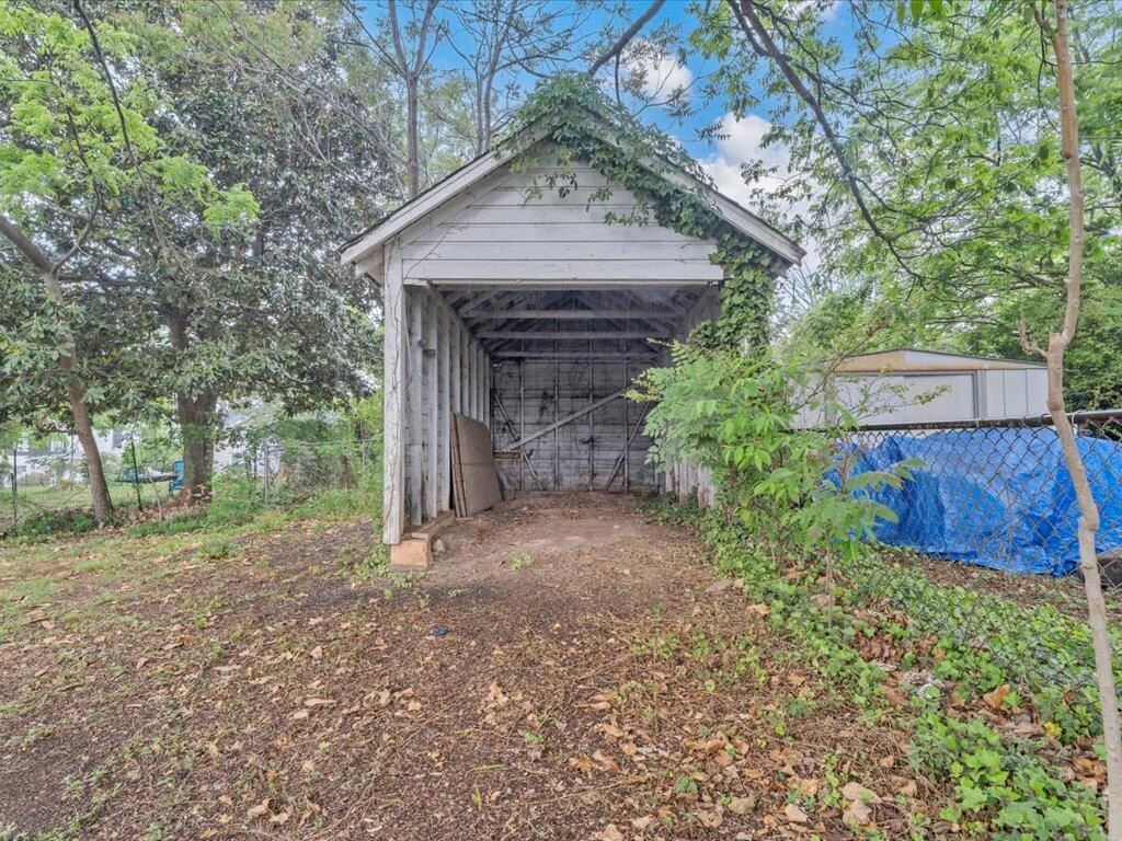 617 E Church ST E - Photo 60
