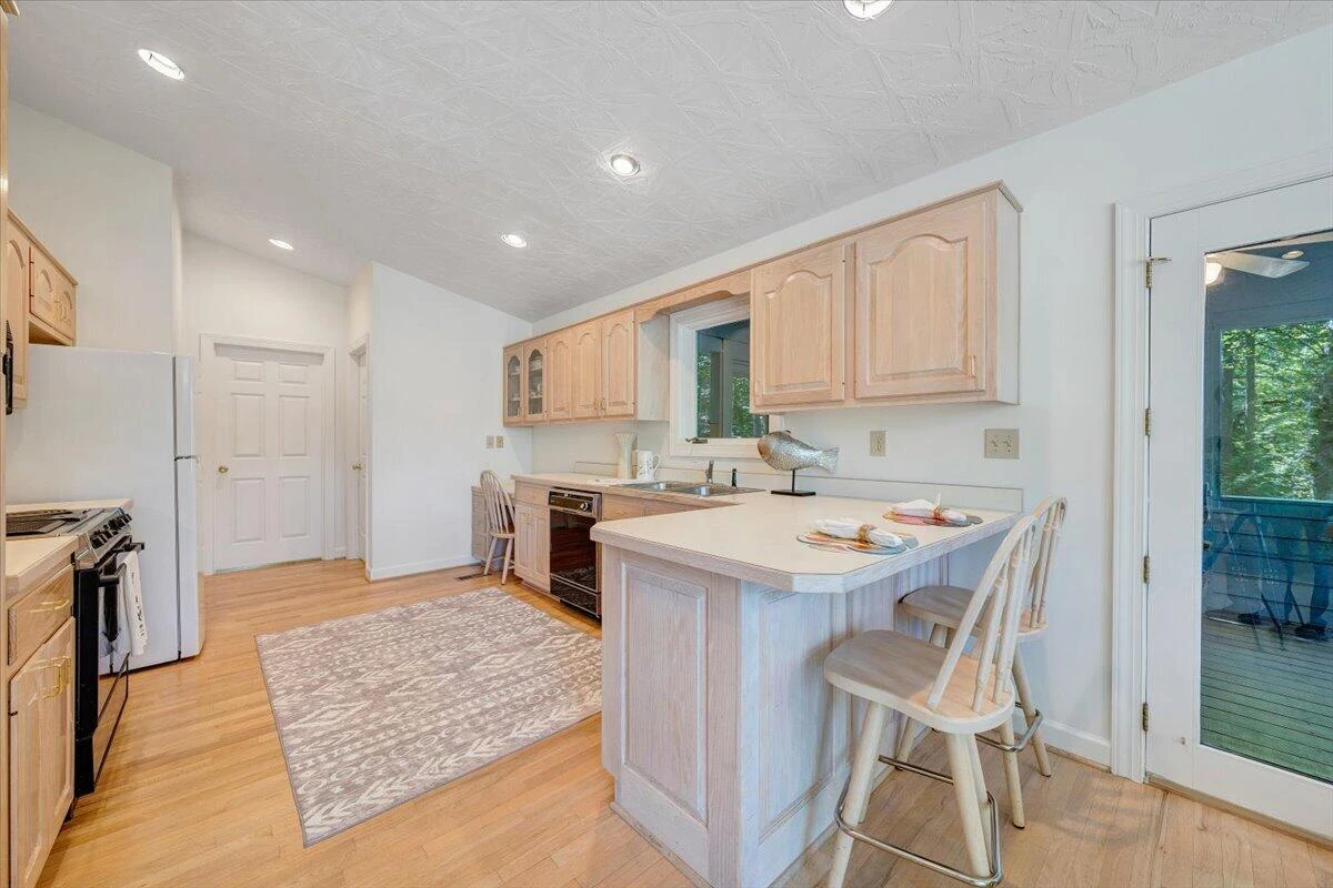 194 Kings WAY - Photo 14