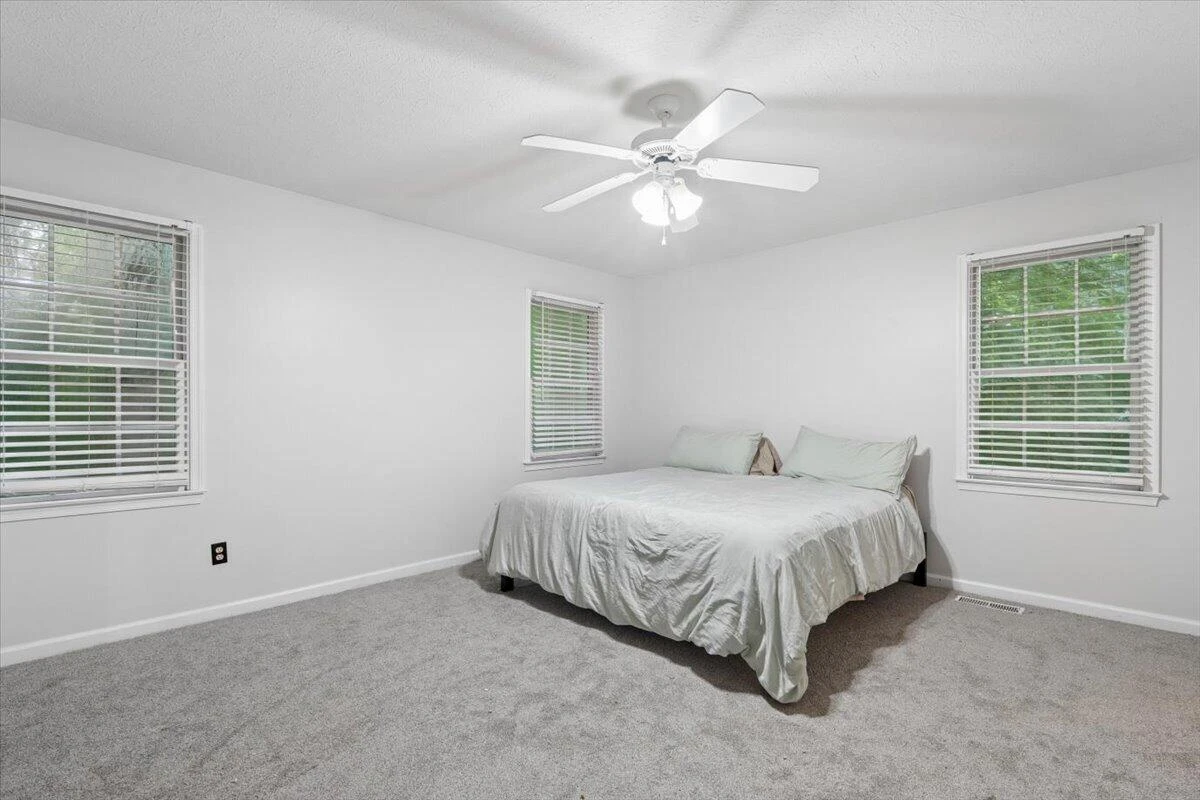313 Peters DR - Photo 13