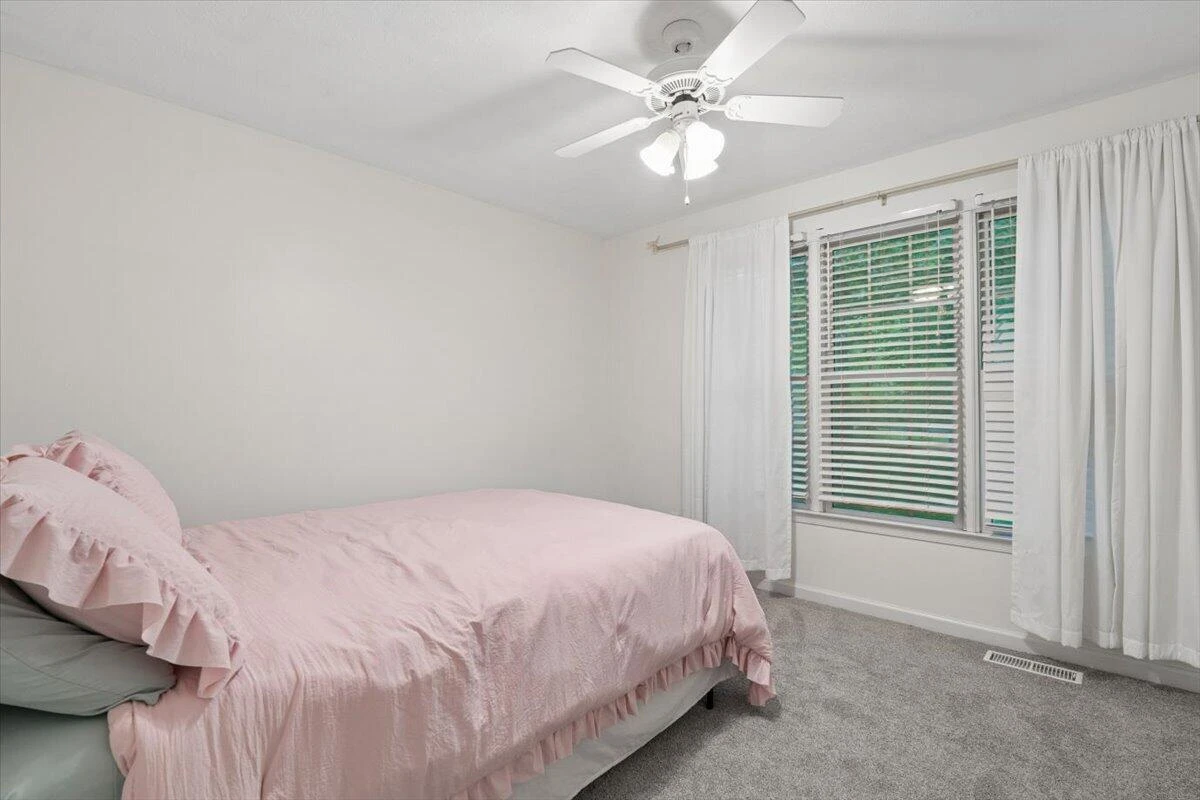 313 Peters DR - Photo 16