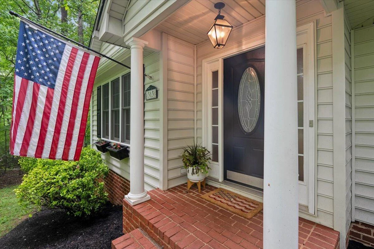 313 Peters DR - Photo 3