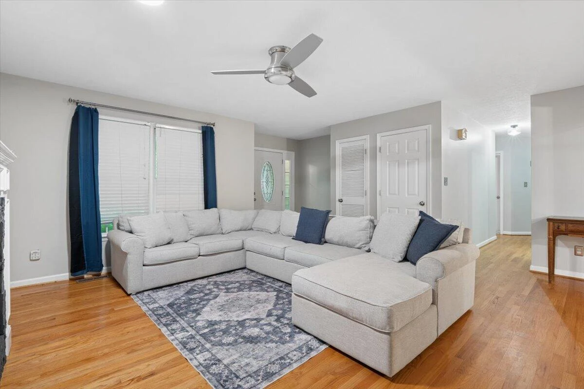 313 Peters DR - Photo 5