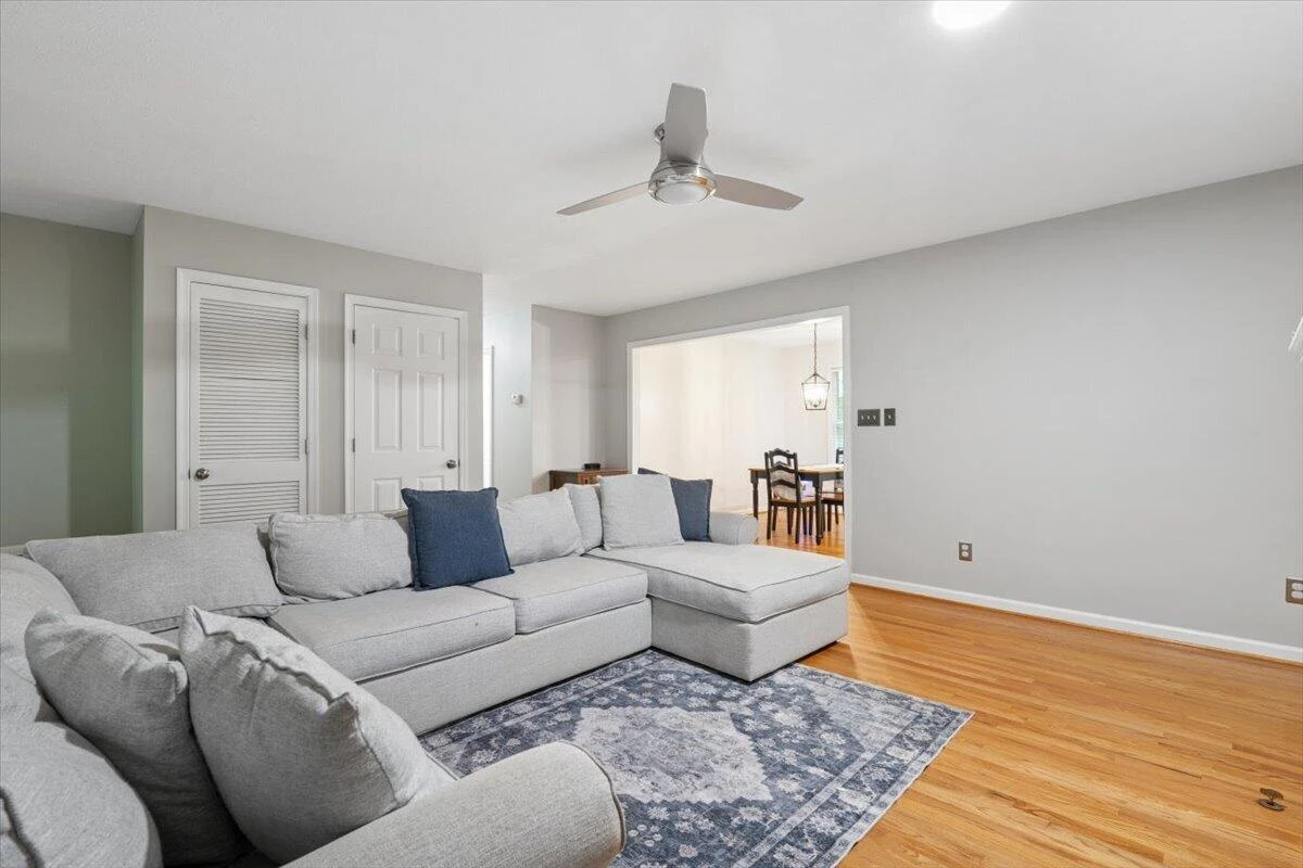 313 Peters DR - Photo 7