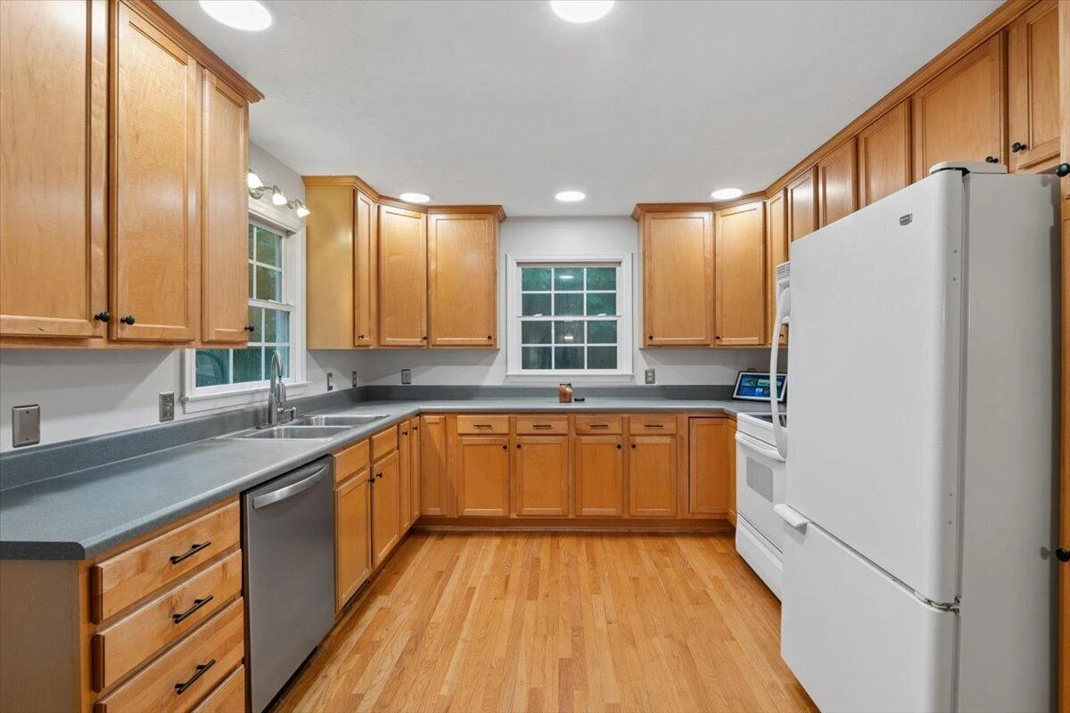 313 Peters DR - Photo 8