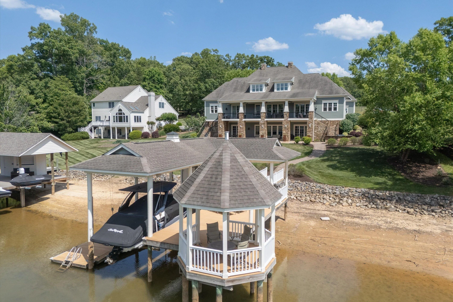 332 Saddleridge DR - Photo 6