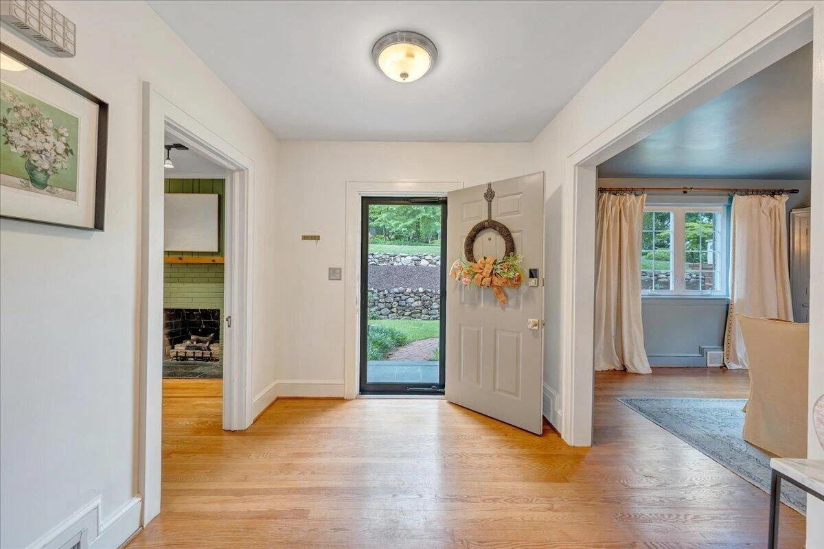 1260 Lakewood DR SW - Photo 4