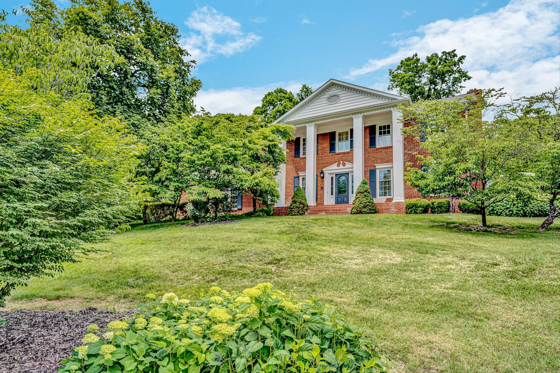58 Stonehaven LN