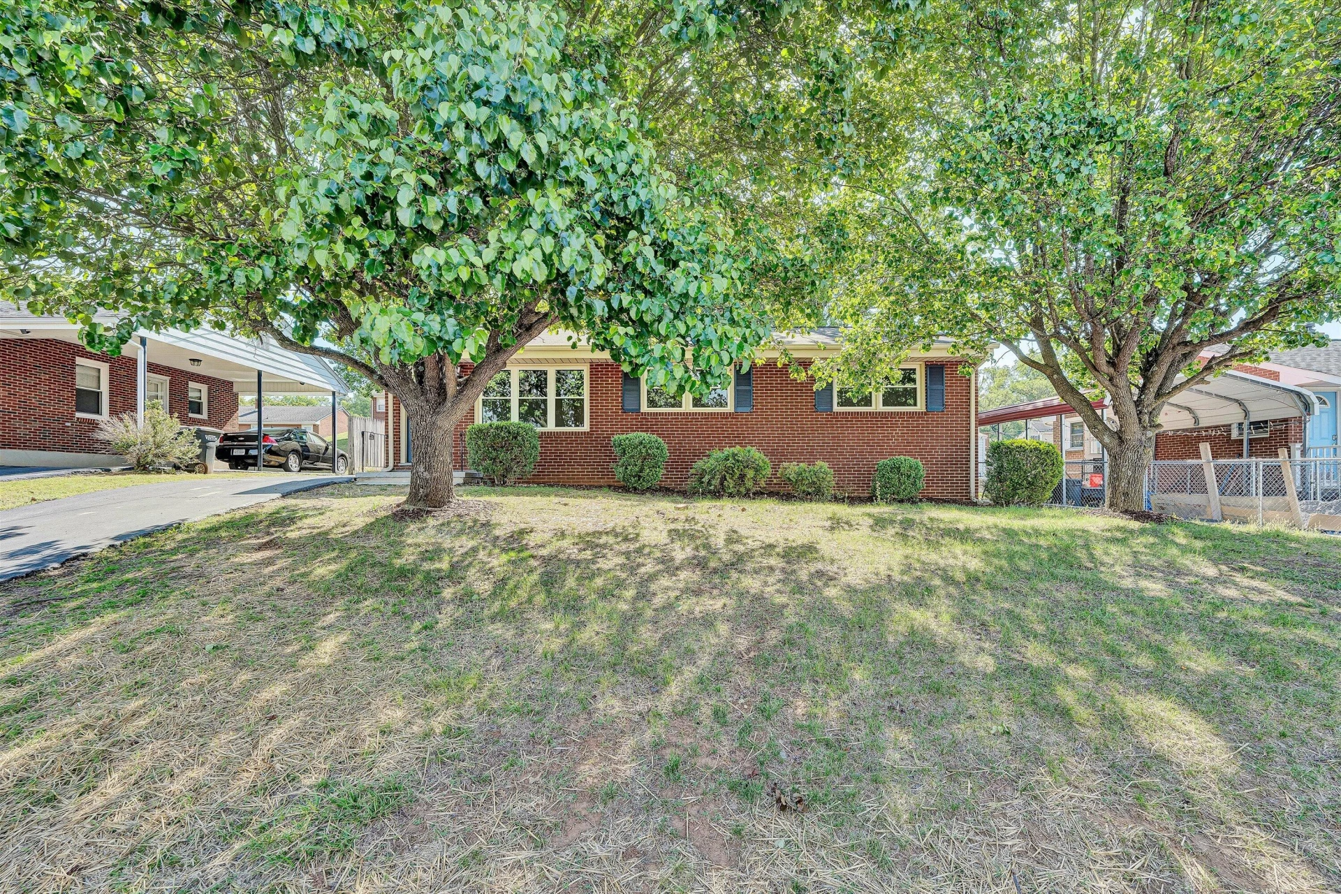 610 Davidson ST - Photo 3